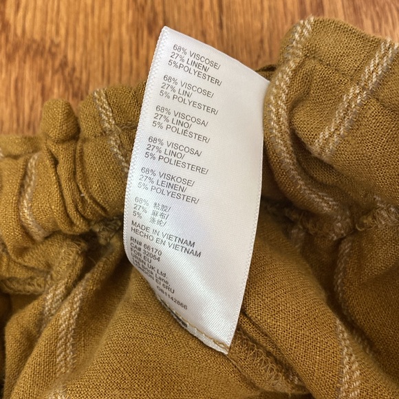 Urban Outfitters Paper Bag Shorts. Size XS. NWOT - Picture 7 of 8